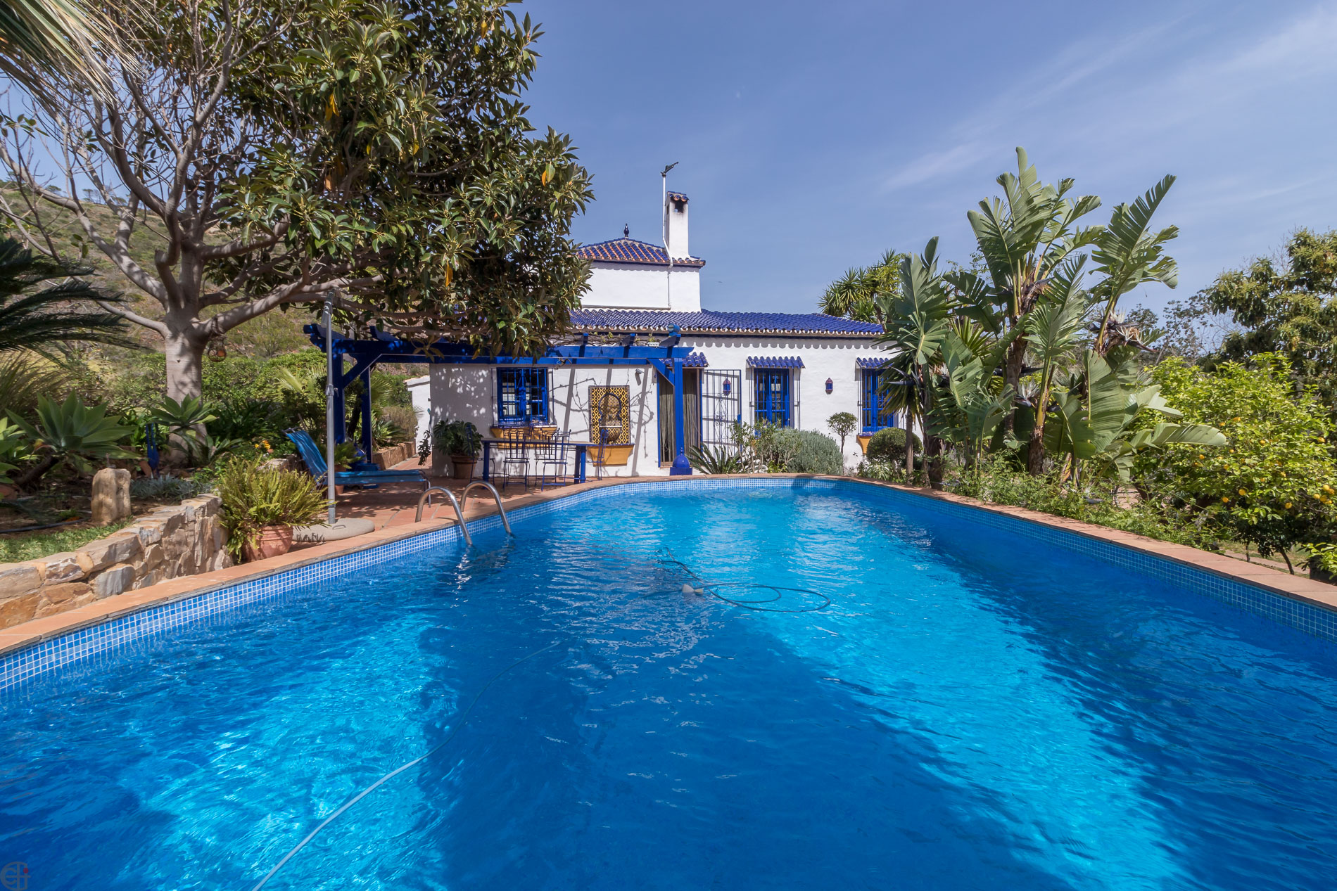 We find your dream home.
